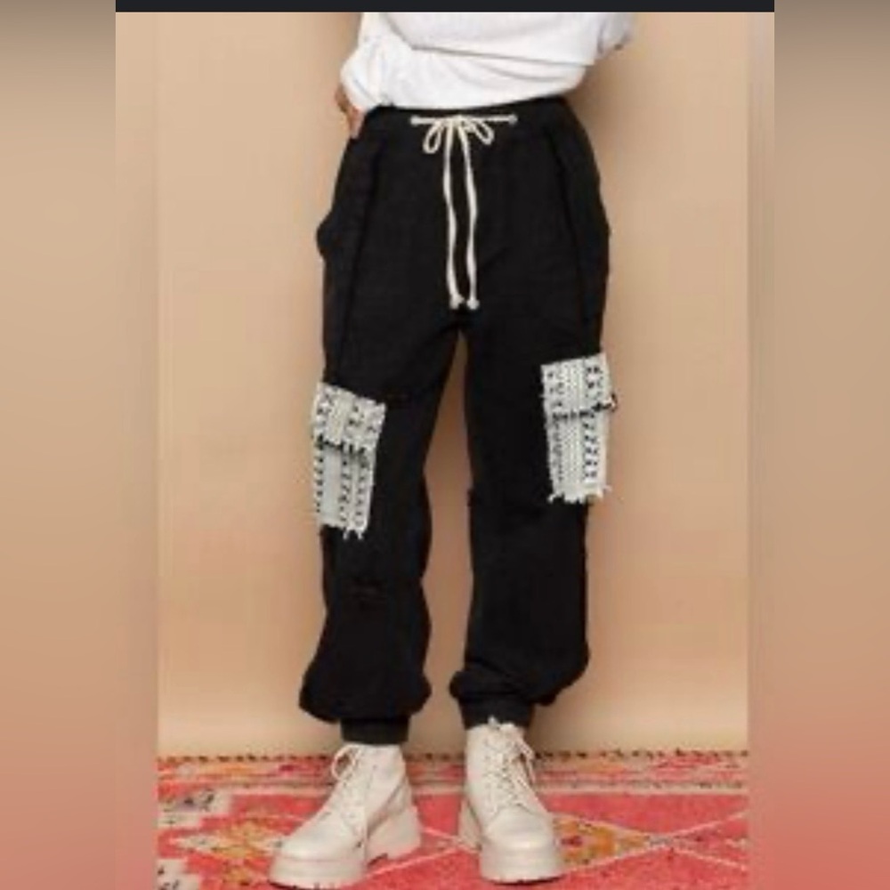 POL  Crochet Lace Drawstring
Distressed joggers